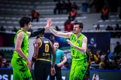 TOFAŞ Spor Salonu’nda heyecan devam ediyor