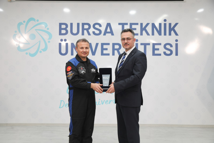 Türkiye’nin İlk Astronotu Alper Gezeravcı Öğrencilerle Buluştu