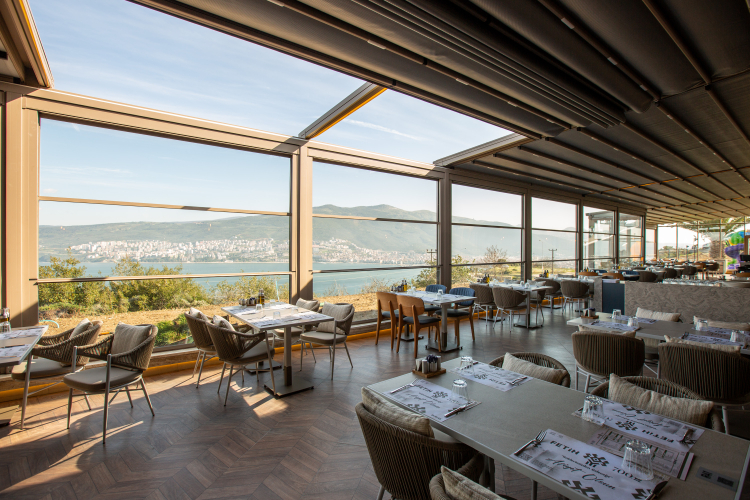 Bursa Gemlik'te Atatepe Sosyal Tesisi Yenilendi