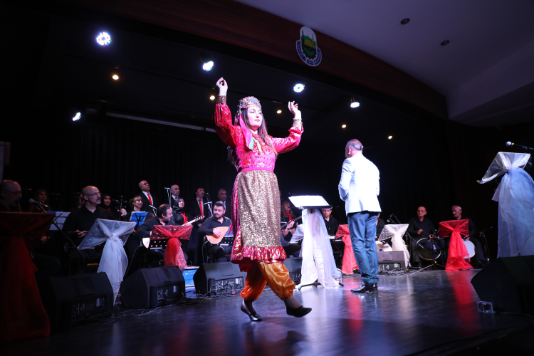 Bursa İnegöl THM Korosu Kulakları Ferahlatıyor