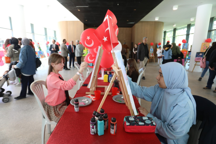 Bursa İnegöl’de 23 Nisan için özel sergi