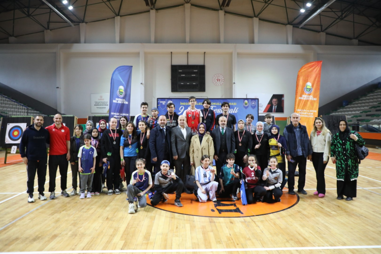 Bursa İnegöl'de Öğrenciler Okçuluğu Yarıştırdı