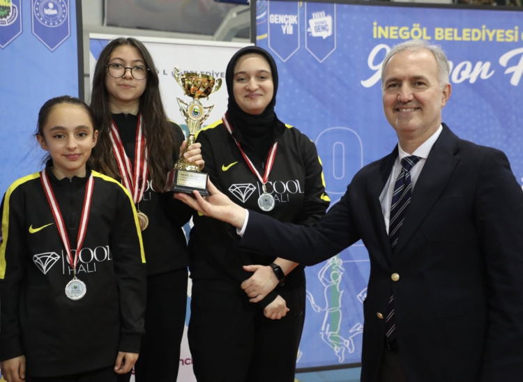 Bursa İnegöl'de Puanlı Atletizmde Kupalar Sahiplerini Buldu