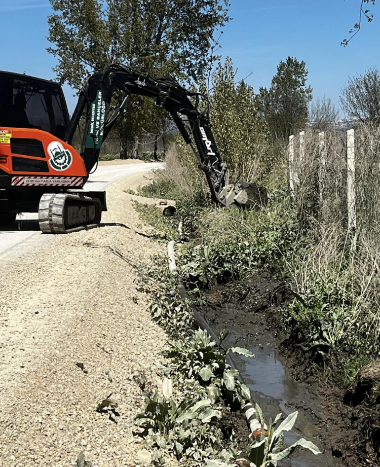 Bursa İnegöl’de Sulama Kanalı Temizliği
