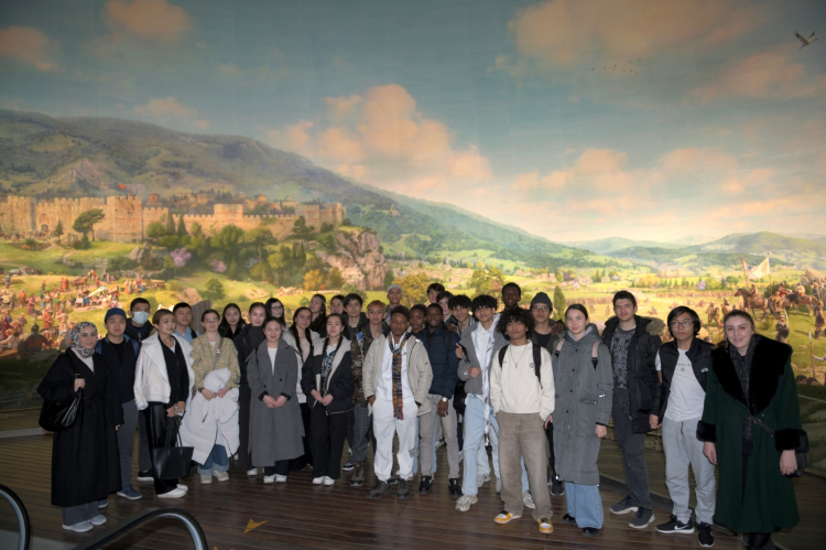 Bursa Osmangazi Tarihi Müzesi Günlük Ziyaretçi Sayısı 9 Bini Aştı