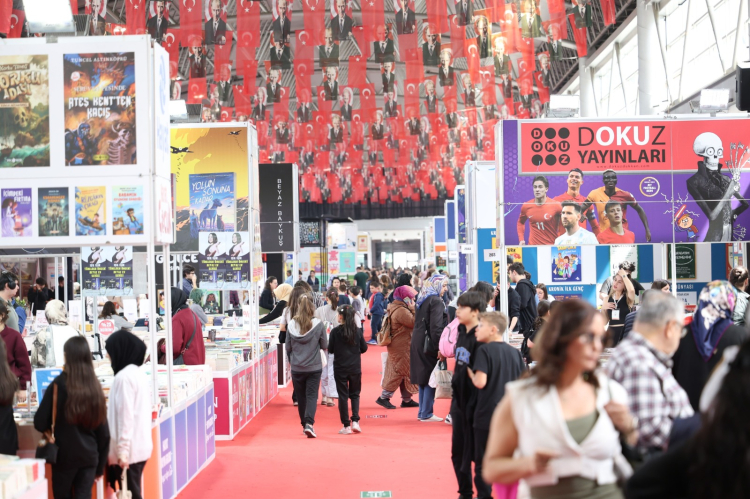 İmza Günleri ve Yazarlarla Buluşmalar