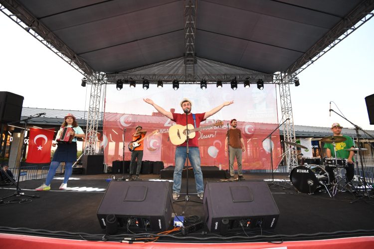 Osmangazi Meydanı’nda Çocuklar için Bayram Coşkusu