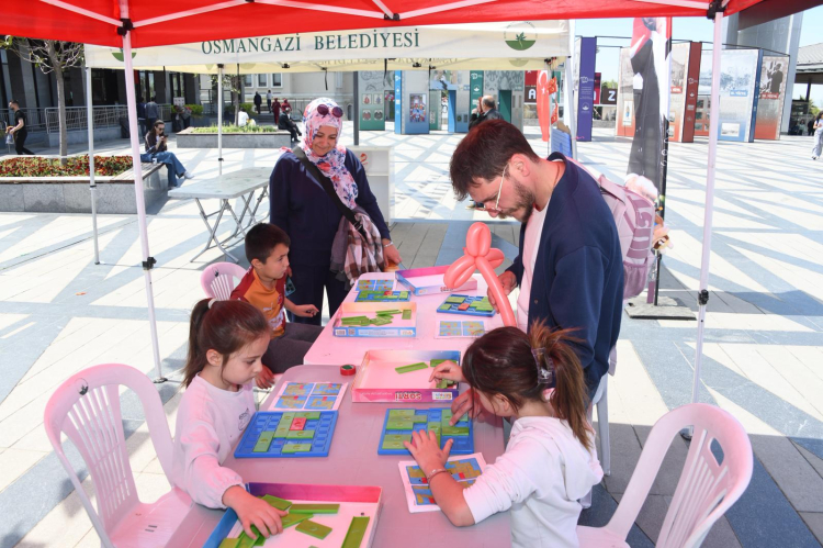 Bursa Osmangazi’de Çocuk Bayramı Karnavala