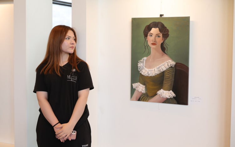 Bursa Osmangazi'de Liselilerin Emeği Sanatseverlerle Buluştu