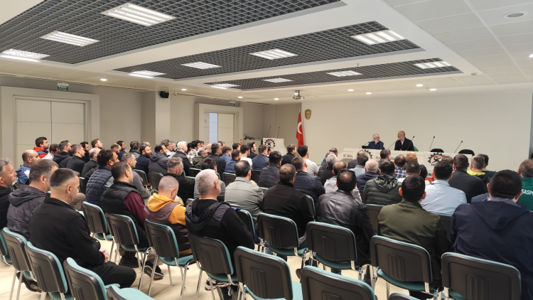 Enerji İşçileri Sendikal Haklarını Savunuyor