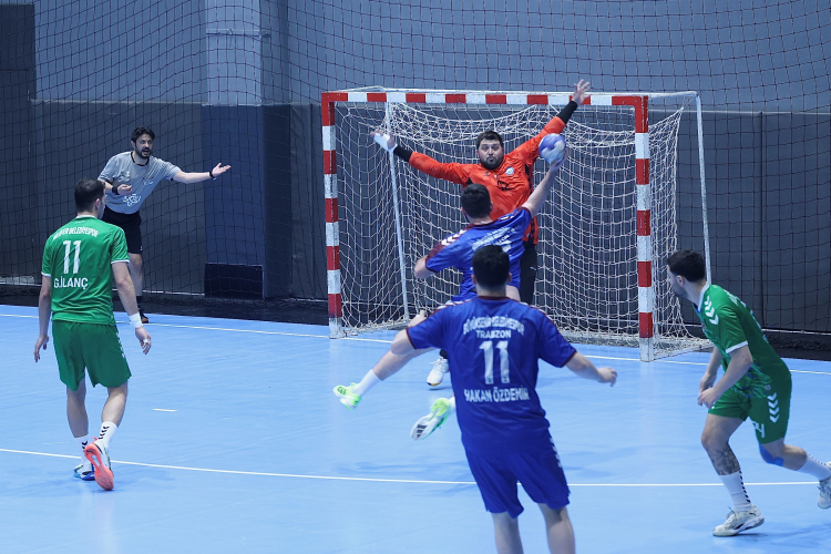 Nilüfer Belediyespor Erkek Hentbolu Play-Offta Galip