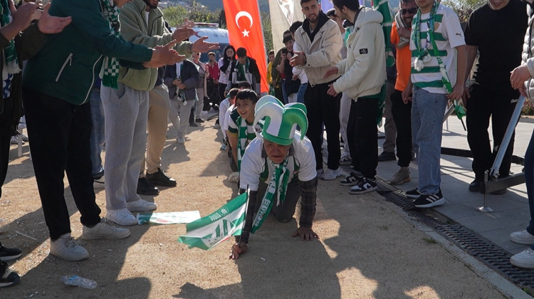 Bursa Büyükşehir Belediyesi Dev Ekranlar ve Halk Kutlaması