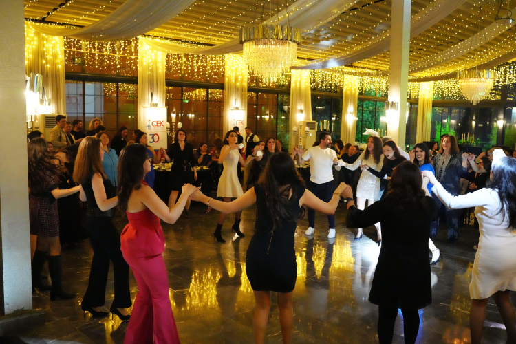 Çekte Kıdem Töreni