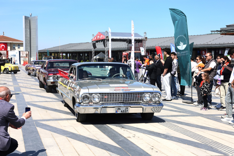 Osmangazi Belediyesi ve iş ortaklarıyla düzenlenen Klasik Otomobil Turu
