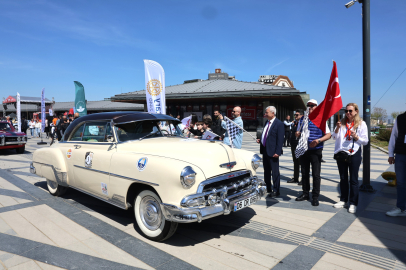 Osmangazi Belediyesi ve iş ortaklarıyla düzenlenen Klasik Otomobil Turu