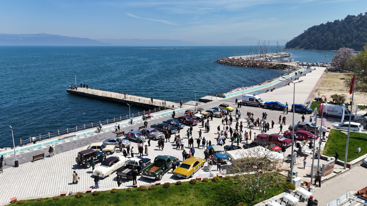 Osmangazi Belediyesi ve iş ortaklarıyla düzenlenen Klasik Otomobil Turu