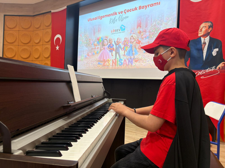 Lösemili Çocuklar İçin Umut Dolu 23 Nisan Etkinliği