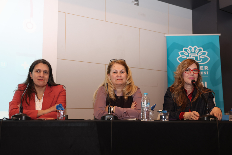 Nilüfer'de Parkinsonla Yaşamak Masaya Yatırıldı